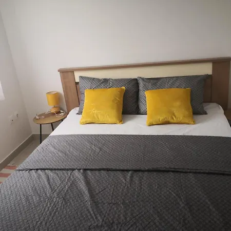 Apartament Petra *