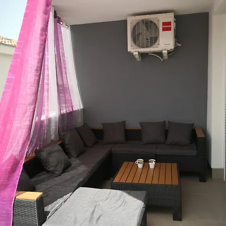 Petra Apartment *